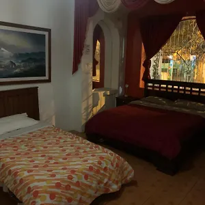 hostal-the-imperial.hotelsquito.com/